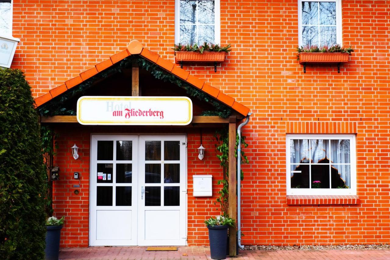 Garni Am Fliederberg Hotel Шверин Екстериор снимка